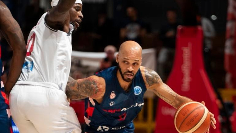 VIDEO | CSM Oradea – Dinamo Bucureşti 93-89, în primul meci din semifinalele Ligii Naţionale de Baschet