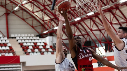 VIDEO | Dinamo - SCMU Craiova Dinamo Bucureşti – SCMU Craiova 102-94. A fost primul meci din confruntarea pentru medaliile de bronz