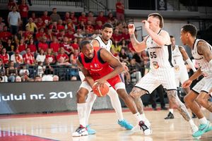 VIDEO | UBT Cluj - CSM Oradea 74-72. Titlul merge pentru a şasea oară consecutiv în oraşul de pe Someş