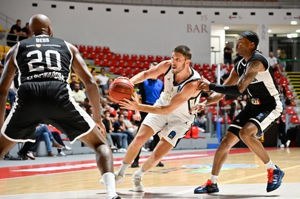 VIDEO | Maxima Roma - UBT Cluj 89-55. Debut catastrofal în noua stagiune din BKT EuroCup pentru campioana României
