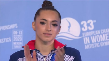 Larisa Iordache, emoţionată la revenire în ţară, după ce a strălucit la Campionatele Europene. "Am aşteptat acest moment. Este emoţionat pentru mine să fiu din nou aici şi să vorbesc în faţa tuturor”