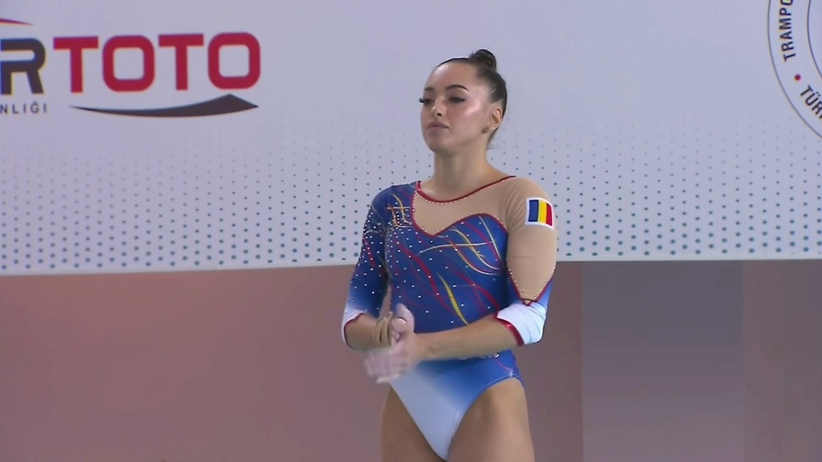 Larisa Iordache Si Marian DrÄƒgulescu In DelegaÅ£ia Romaniei Pentru Ce De GimnasticÄƒ De La Basel