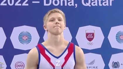 Un gimnast rus a provocat indignare purtând la Cupa Mondială un simbol al armatei ruse, în timp ce se afla pe podium alături de un rival ucrainean