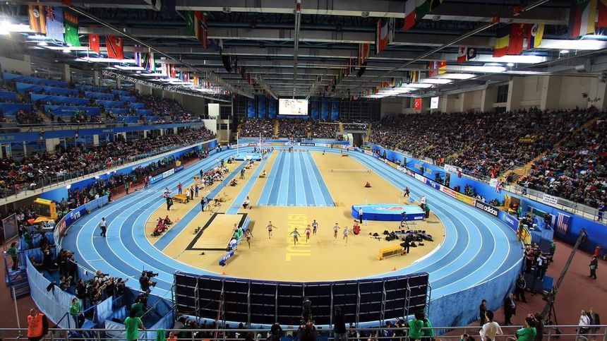 Paisprezece sportivi vor reprezenta România la CE de sală, de la Istanbul, între 2-5 martie