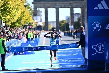 Etiopienii Milkesa Mengesha şi Tigist Ketema au câştigat maratonul de la Berlin