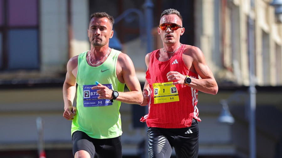 Semimaratonul Bucureşti a fost câştigat de Kirwa Nixon Kiprotich la masculin şi Alexandra Steja la feminin. Au participat la competiţii peste 10.000 de alergători