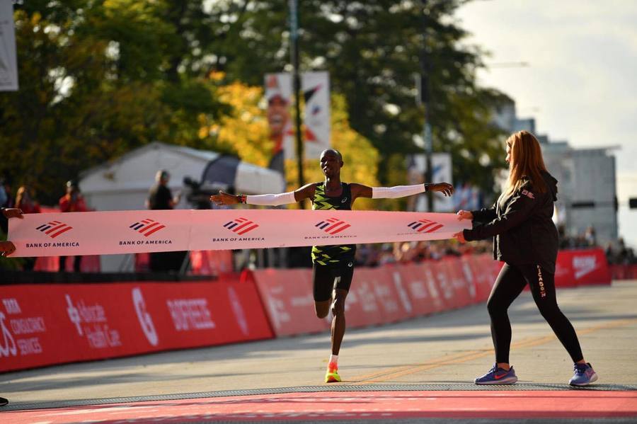 Kenyanul John Korir a câştigat maratonul de la Valencia cu un timp excepţional