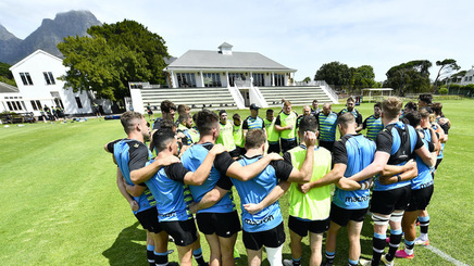 Aproape toată delegaţia echipei de rugby Cardiff a părăsit Africa de Sud