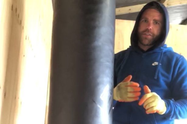 I-au retras licenţa! Billy Joe Saunders, pedepsit de Federaţia Engleză după clipul postat în care îi învăţa pe bărbaţi cum să-şi lovească partenerele