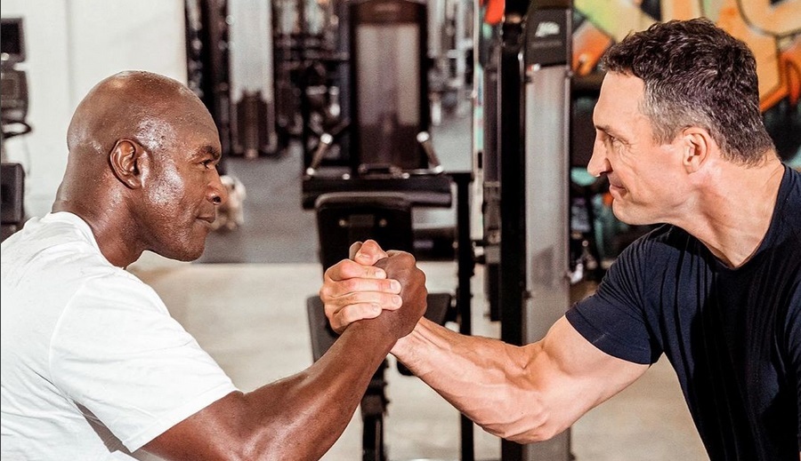 Cum să faci praf 222 de milioane de euro! Evacuat din "castelul" cu 109 camere, unul dintre cei mai mari sportivi trăieşte acum într-un apartament cu trei camere: "Am fost un prost, dar nu mai e cazul acum..."