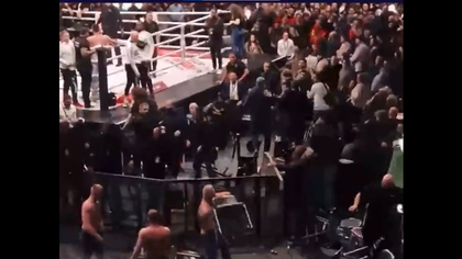 VIDEO | INCREDIBIL! Lupta dintre Wrzosek şi Badr Hari a fost anulată după ce fanii prezenţi au creat o bătaie generală în afara ringului