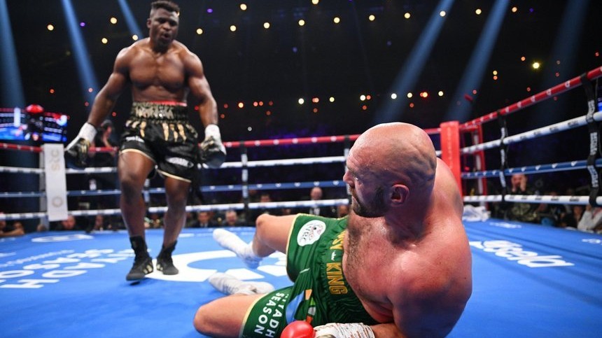 VIDEO ǀ Fury a fost trimis la podea, dar l-a învins pe Ngannou printr-o decizie împărţită: ”Unul dintre cele mai grele meciuri ale mele din ultimii 10 ani” 