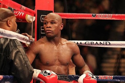 Legendarul Floyd Mayweather vrea să reia meciurile profesioniste