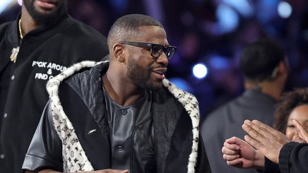 Floyd Mayweather va întâlni un luptător de kickboxing grec înainte de revanşa cu Pacquiao