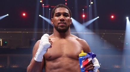 „Mi-am luat timp să mă reconstruiesc”, dezvăluie Anthony Joshua, care va reveni în ring după accidentul auto suferit în decembrie 2025