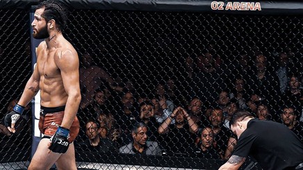Luptătorul UFC Jorge Masvidal, acuzat de agresiune după ce l-a lovit cu pumnul pe rivalul său Covington în faţa unui restaurant la Miami
