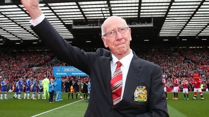 Veste tristă din Anglia! Legendarul Bobby Charlton a fost diagnosticat cu demenţă