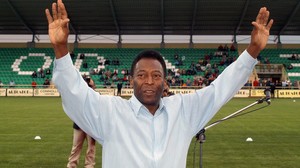 UPDATE ǀ Pele a revenit la terapie intensivă! Spitalul din Sao Paulo a anunţat cu ce se confruntă legenda 