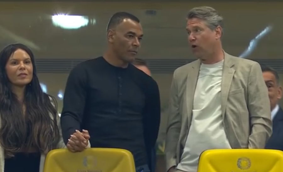 VIDEO | Jucătorul legendar, prezent la derby-ul FCSB - Dinamo! Fotbalistul are cele mai multe meciuri pentru naţionala Braziliei 