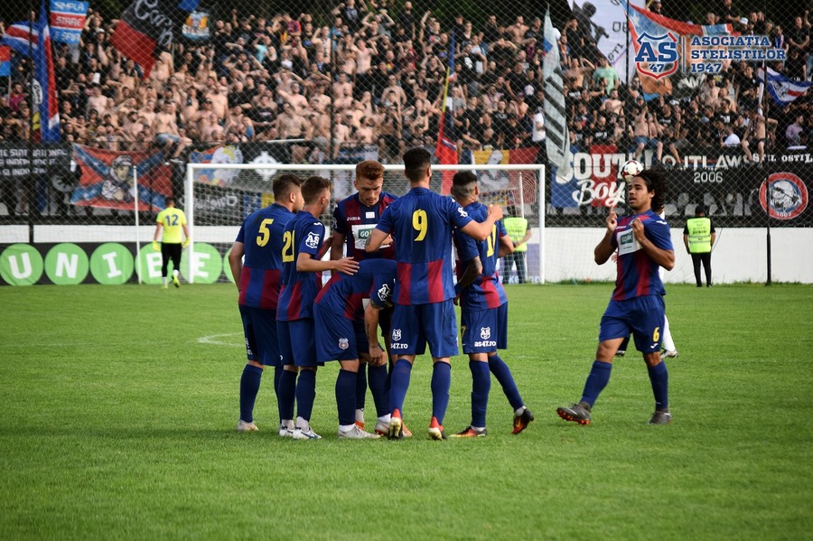 Steaua vrea direct în Liga 3. Piţurcă a anunţat că ar trebui să joace în Liga 2