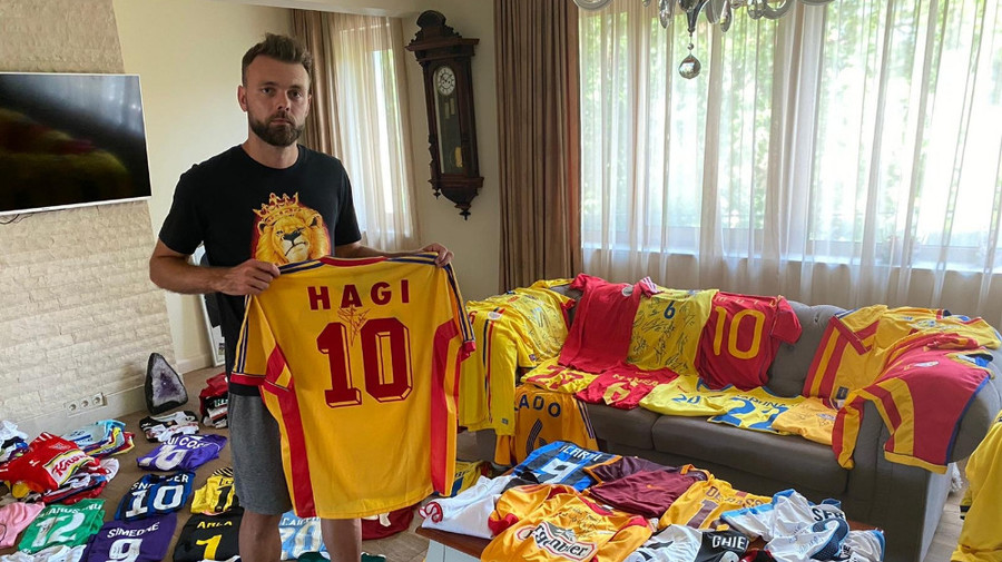 VIDEO | Muzeul din sufragerie! Colecţie impresionantă de tricouri pentru fratele unui fost jucător de la CFR! Cea mai scumpă achiziţie: un tricou purtat de Cămătaru pe Wembley