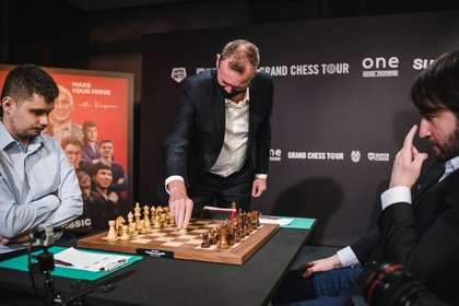 Doi şahişti se detaşează la vârful clasamentului Superbet Chess Classic Romania 2021 după Runda a VI-a: Shakhriyar Mamedyarov şi Alexander Grischuk. Competiţia continuă LIVE pe Look Sport, de la 15:00