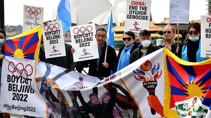 Activişti tibetani au manifestat la Acropole împotriva Jocurilor Olimpice de la Beijing. S-a lăsat cu arestări
