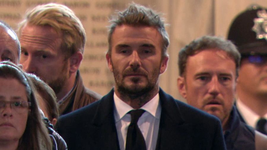 Nicio excepţie, nici măcar pentru el! "A aşteptat 12 ore!" Cum a fost surprins David Beckham în Londra, la funeraliile Reginei Elisabeta a II-a