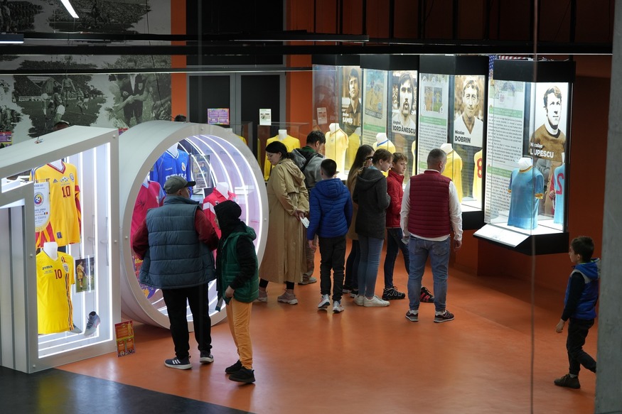 Evenimente cu invitaţi de colecţie la Muzeul Fotbalului: Ionuţ Rada, Viorel Moldovan şi Cătălin Striblea, Bogdan Lobonţ şi Camelia Ceasar