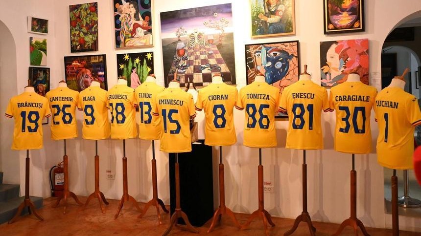 Expoziţia “Naţionala Culturii”, o serie de tricouri din colecţia ”Euro 2024”, cu numele unor însemnaţi oameni de cultură, lansată de Ziua Culturii Naţionale