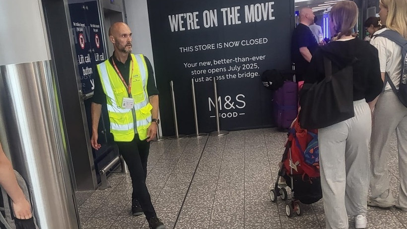 Luke Williams, fostul antrenor al echipei Swansea City, lucrează acum la Aeroportul Bristol