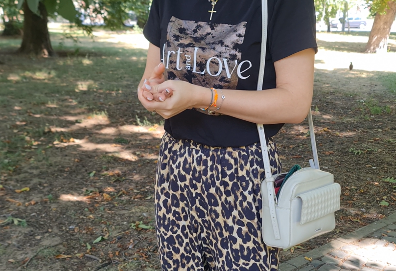 VIDEO EXCLUSIV | Mărturia soţiei fotbalistului de la FCU Craiova ce a fost bătută de doi bărbaţi. Scenele şocante au avut loc într-un supermarket din Craiova