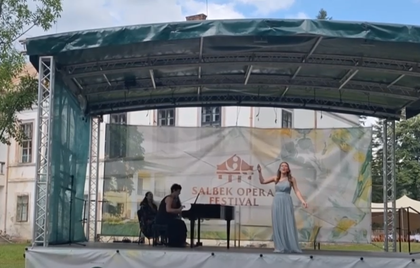 Castelul Petriş din judeţul Arad, gazda celei de-a treia ediţii a ”International Salbek Opera Masterclass”