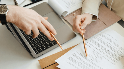 Între job şi meci: cum rezolvi actele rapid, fără să-ţi blochezi programul