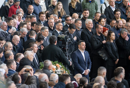 Câte persoane i-au adus un ultim omagiu lui Mircea Lucescu. S-au format cozi uriaşe