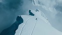 Un sezon al recordurilor. Peste 950 de alpinişti au ajuns pe Everest