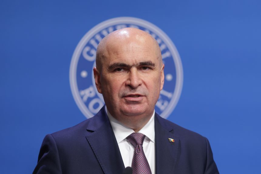 ”Performanţa adevărată se construieşte cu răbdare, trudă şi foarte multă muncă”. Premierul Ilie Bolojan l-a felicitat pe David Popovici