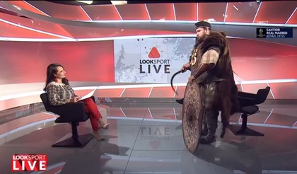 VIDEO SPECTACULOS | Judoka Vlad Simionescu a venit îmbrăcat în războinic dac la Look Sport LIVE. Cum arată "echipamentul" de 45 de kg