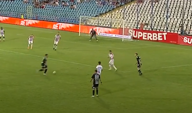 Faza zilei în SuperLigă. A simulat, dar a fost penalty: ”A sărit ca în piscină” ǀ EXCLUSIV