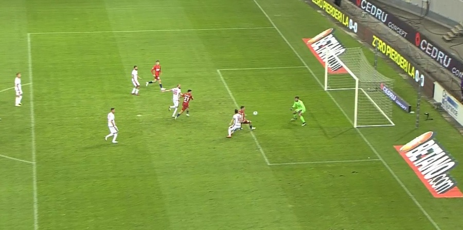 VIDEO | Radu Petrescu şi momentul psihologic al derby-ului. Faza la care-l elimină pe Isma Lopez şi dă penalty pentru FCSB