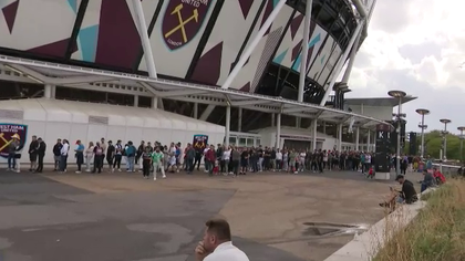 Fanii români au luat cu asalt casele de bilete ale ”London Stadium”. Reacţia lui Dică  