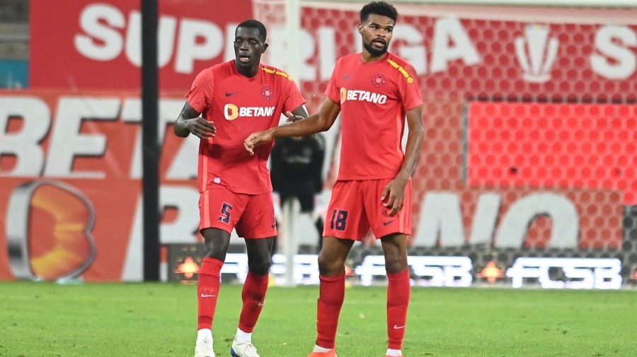 Iftime îl apără Dawa, dar şi râde de el: ”Mingea parcă e colţuroasă, uneori îi mai vine şi în mână!”