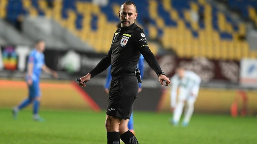 ULTIMA ORĂ ǀ A fost stabilit cine va arbitra meciurile FCSB – Petrolul şi CFR Cluj – UTA!