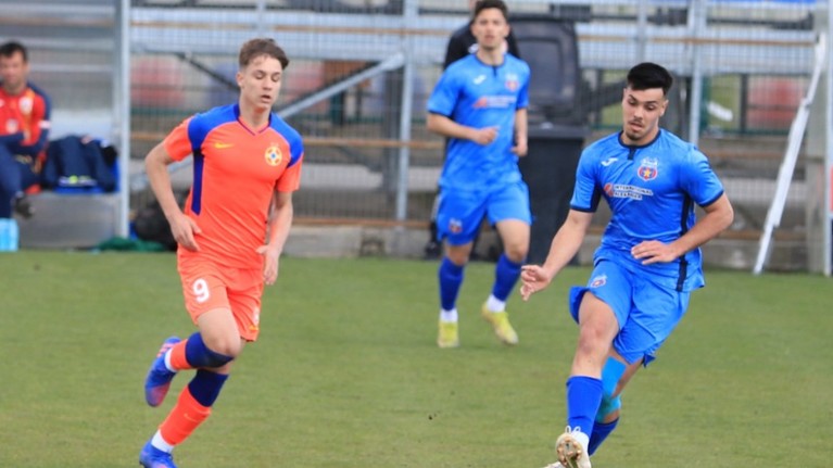 VIDEO ǀ Steaua şi FCSB, faţă în faţă! Meci dramatic în Ghencea, câştigat de clubul patronat de Gigi Becali, cu gol în prelungiri 