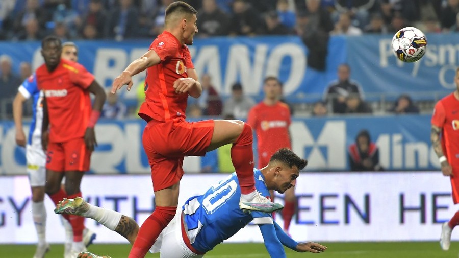 VIDEO ǀ Universitatea Craiova – FCSB 1-2. ”Roş-albaştrii” speră în continuare la titlu, după meciul nebun de pe ”Ion Oblemenco”