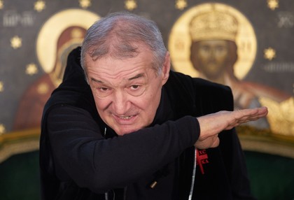 Gigi Becali s-a săturat şi l-a luat la ţintă pe Marius Lăcătuş şi pe cei care susţin CSA: ”E ruşinos. A lucrat la FCSB. Ei ştiu cum am luat Steaua! Au semnat miniştri, generali!”
