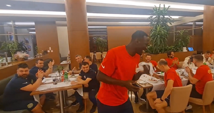 VIDEO | FCSB, “botez” cu cântec pentru Phelipe, Alhassan şi Ngezana 