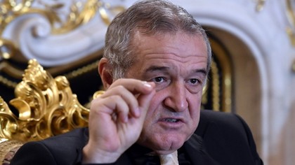 ”Ăla nu e fotbalist. Încă două meciuri aşa şi la revedere. Du-te, tată!”. De abia l-a cumpărat, iar Gigi Becali deja l-a avertizat pe jucătorul despre care a spus ”că e ca untul”