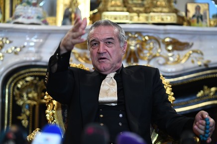 FRF se ”implică” la FCSB şi îl taxează pe Becali: ”A greşit schimbările la Craiova!”

