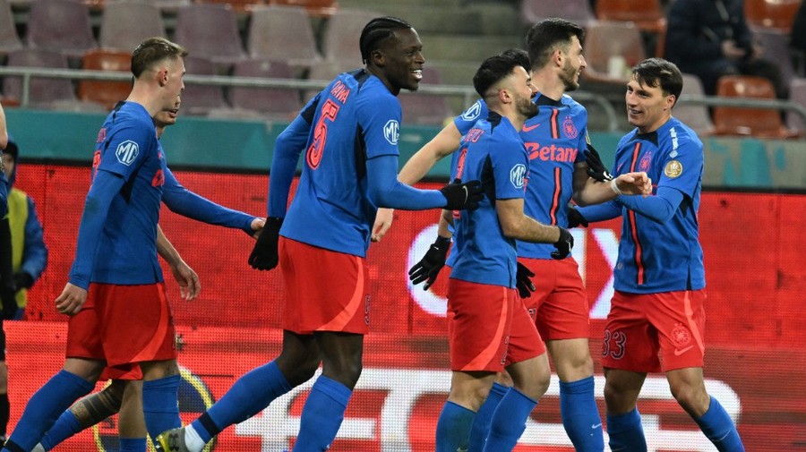 L-a impresionat pe Becali, iar patronul FCSB a anunţat că va juca cu PAOK! „Păi dacă nu pierde mingea” + „S-a descurcat peste aşteptări” | EXCLUSIV VIDEO